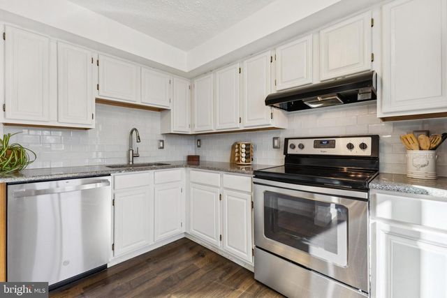 5851 ROCK FOREST CT, Centreville, VA 20121