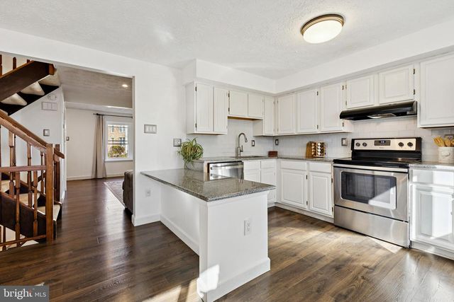 5851 ROCK FOREST CT, Centreville, VA 20121