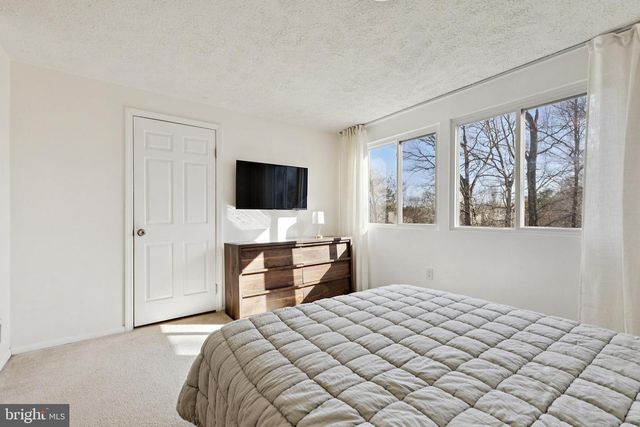 5851 ROCK FOREST CT, Centreville, VA 20121