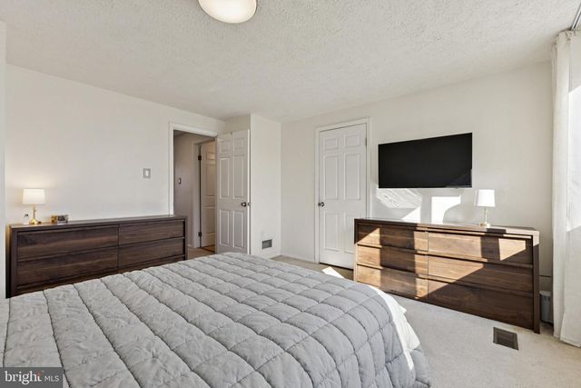 5851 ROCK FOREST CT, Centreville, VA 20121