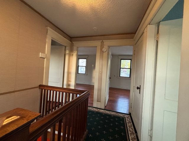 88 Dunmoreland St, Springfield, MA 01109