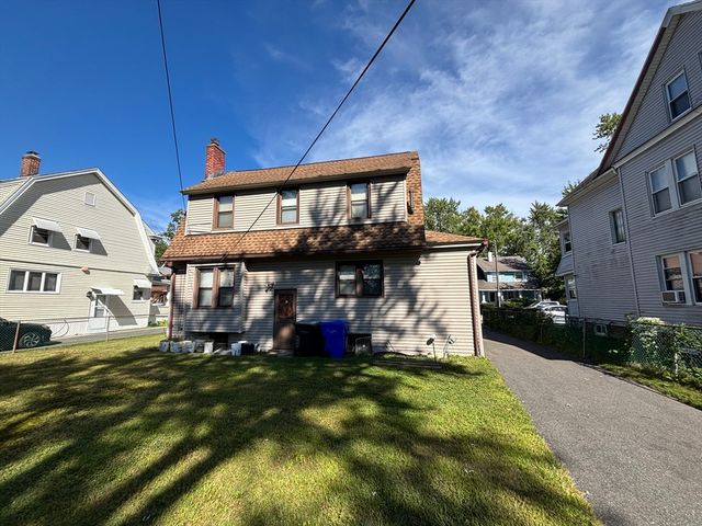 88 Dunmoreland St, Springfield, MA 01109