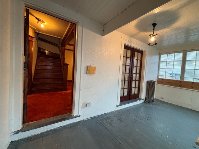 88 Dunmoreland St, Springfield, MA 01109