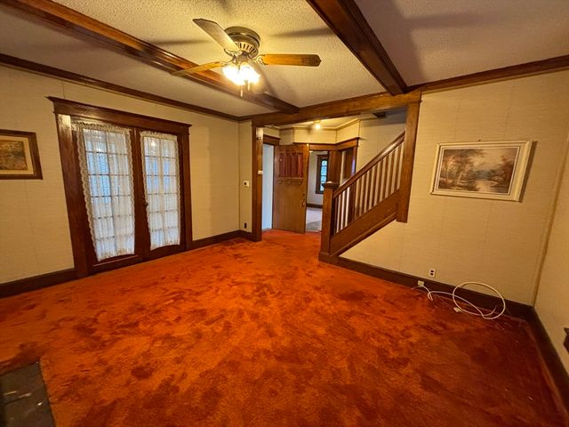 88 Dunmoreland St, Springfield, MA 01109