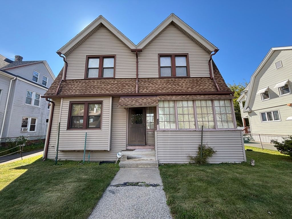 88 Dunmoreland St, Springfield, MA 01109
