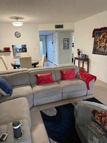 2900 N Pine Island Rd 209, Sunrise, FL 33322