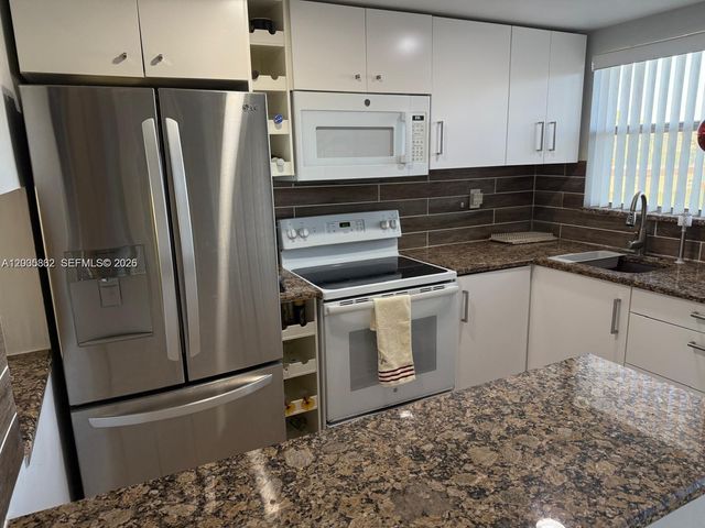 2900 N Pine Island Rd 209, Sunrise, FL 33322