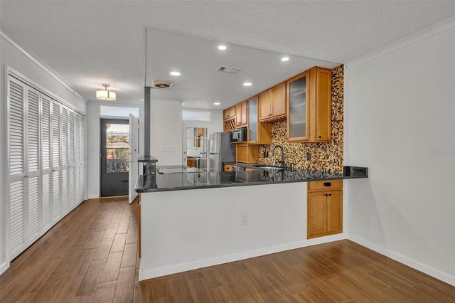 700 MELROSE AVENUE J1, Winter Park, FL 32789