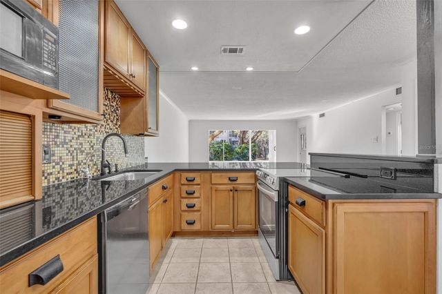 700 MELROSE AVENUE J1, Winter Park, FL 32789