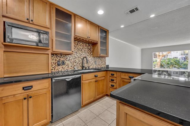 700 MELROSE AVENUE J1, Winter Park, FL 32789