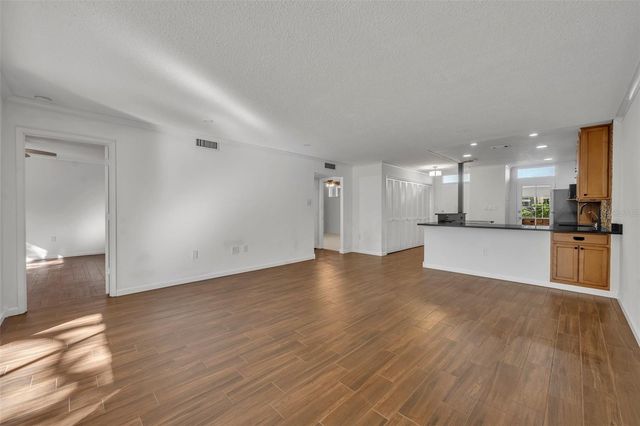 700 MELROSE AVENUE J1, Winter Park, FL 32789