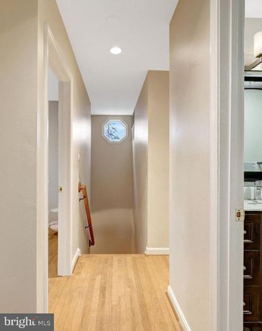 2230 CARMICHAEL DR, Vienna, VA 22181