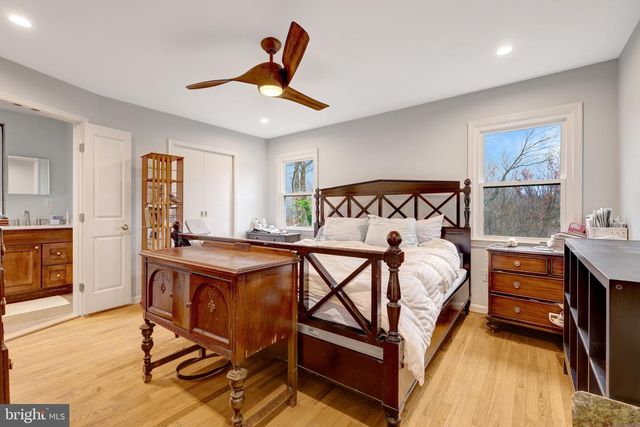 2230 CARMICHAEL DR, Vienna, VA 22181