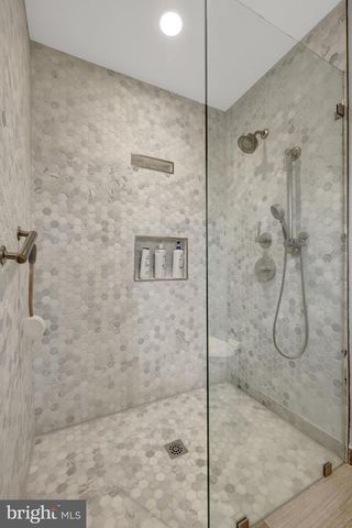 2230 CARMICHAEL DR, Vienna, VA 22181