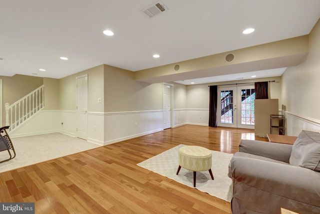 2230 CARMICHAEL DR, Vienna, VA 22181