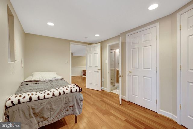 2230 CARMICHAEL DR, Vienna, VA 22181