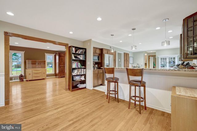 2230 CARMICHAEL DR, Vienna, VA 22181