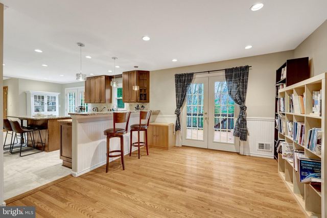 2230 CARMICHAEL DR, Vienna, VA 22181