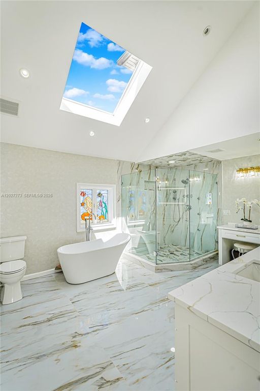 Image 47 of property listing at 30 Aviva Ct, Staten Island, NY 10307