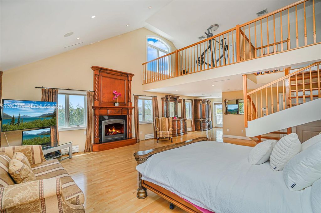 Image 48 of property listing at 30 Aviva Ct, Staten Island, NY 10307