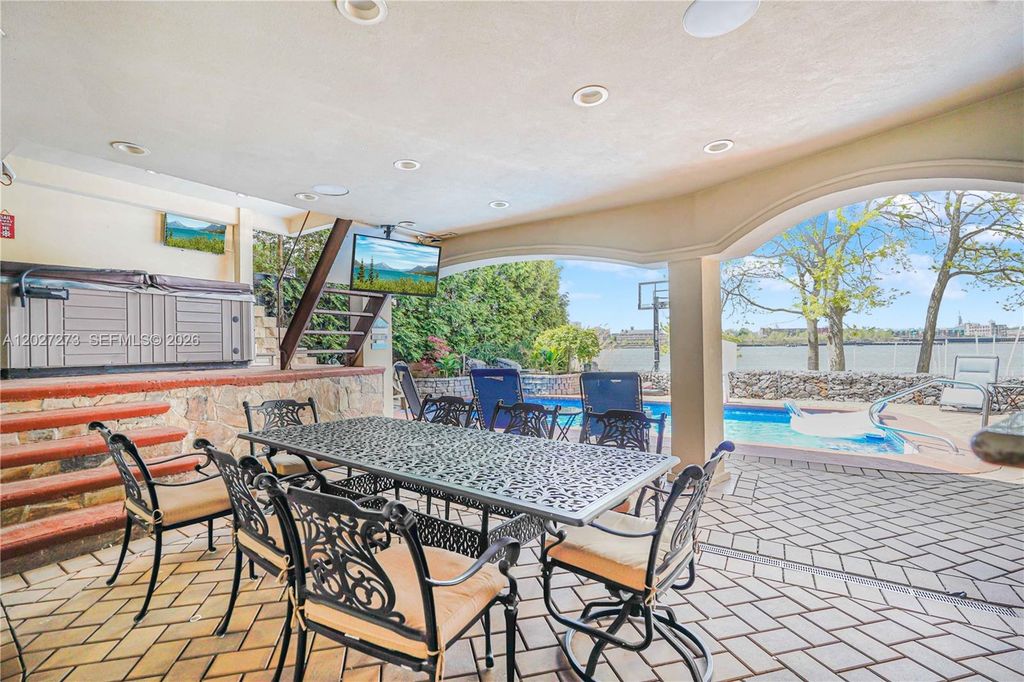 Image 56 of property listing at 30 Aviva Ct, Staten Island, NY 10307