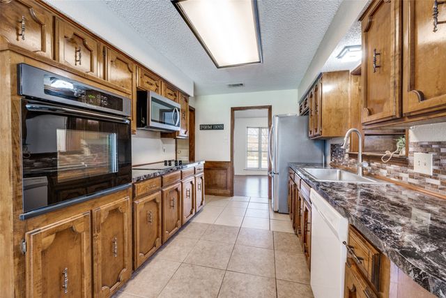 7505 Mapleleaf Drive, North Richland Hills, TX 76182