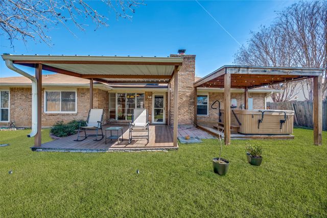 7505 Mapleleaf Drive, North Richland Hills, TX 76182