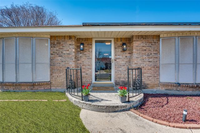 7505 Mapleleaf Drive, North Richland Hills, TX 76182