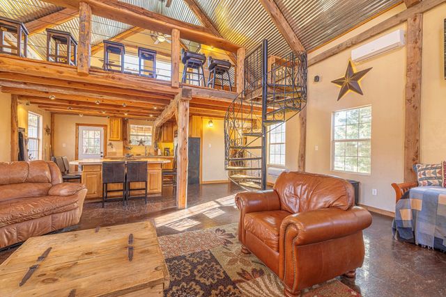 1245 PR 3063, Lexington, TX 78947