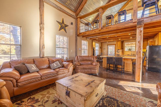 1245 PR 3063, Lexington, TX 78947