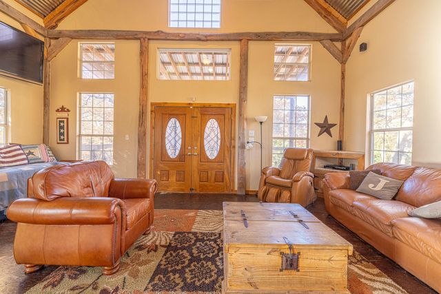 1245 PR 3063, Lexington, TX 78947