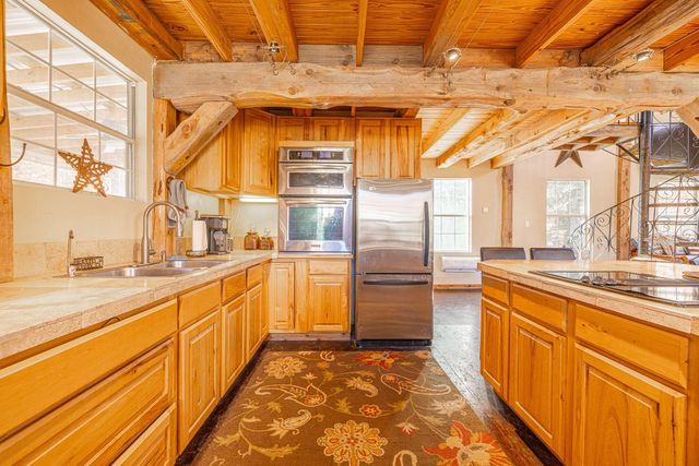 1245 PR 3063, Lexington, TX 78947