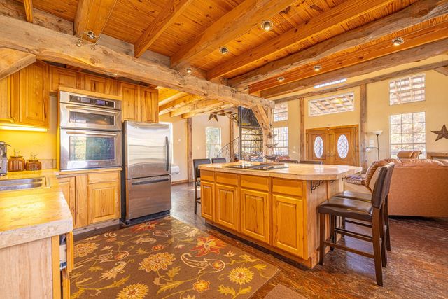 1245 PR 3063, Lexington, TX 78947