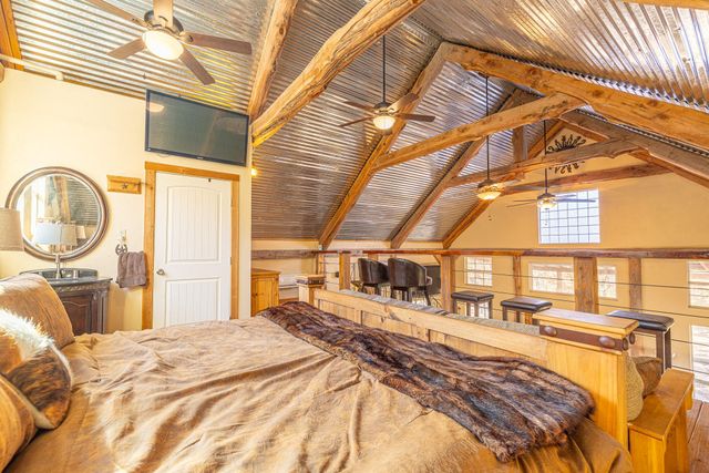 1245 PR 3063, Lexington, TX 78947