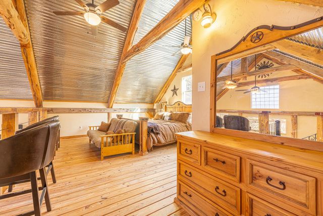1245 PR 3063, Lexington, TX 78947