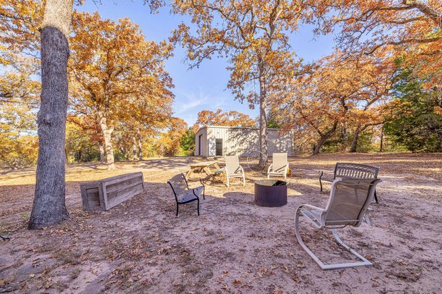 1245 PR 3063, Lexington, TX 78947