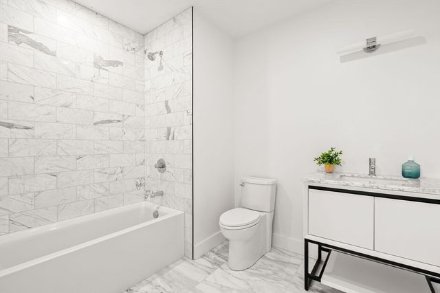 47 Condor PH301, Boston, MA 02128