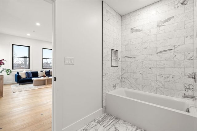 47 Condor PH301, Boston, MA 02128