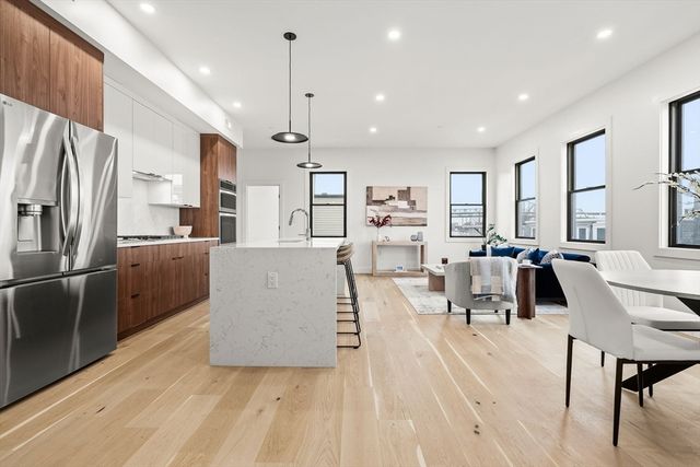 47 Condor PH301, Boston, MA 02128