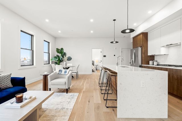 47 Condor PH301, Boston, MA 02128