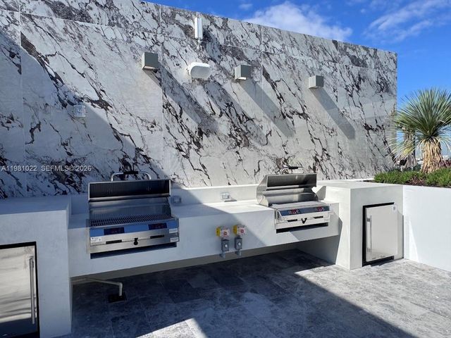 1611 SW 2nd Av 306, Miami, FL 33129