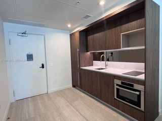 1611 SW 2nd Av 306, Miami, FL 33129