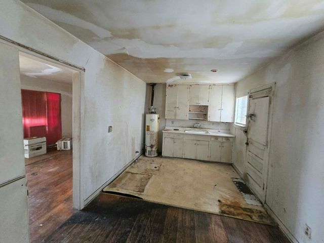 2710 Exeter Avenue, Dallas, TX 75216