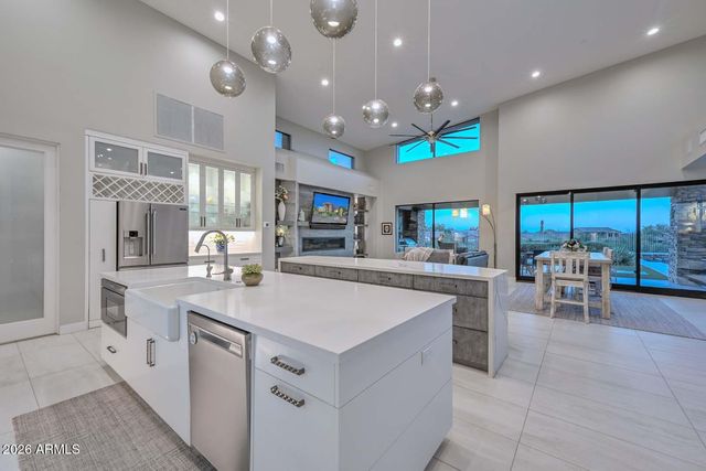 12089 W Palo Brea Lane, Peoria, AZ 85383