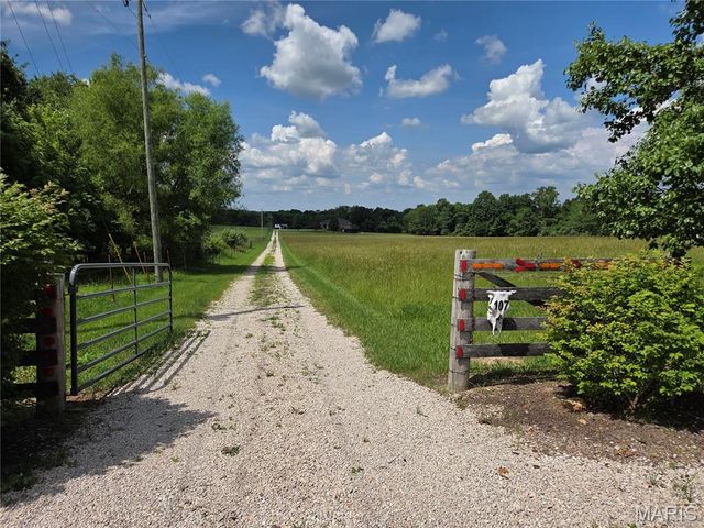 107 Glaser Road, Sullivan, MO 63080