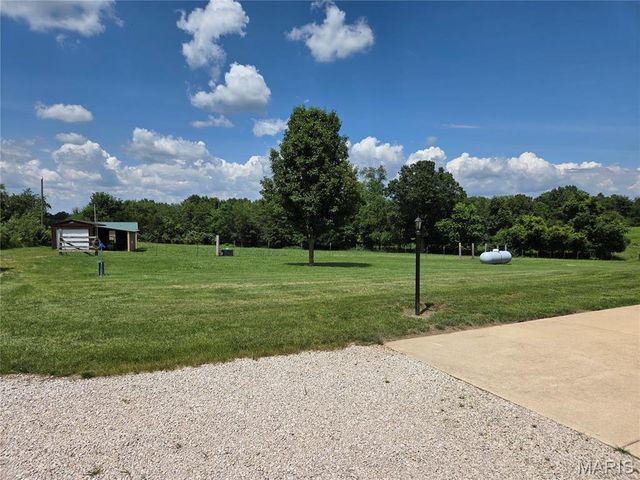 107 Glaser Road, Sullivan, MO 63080