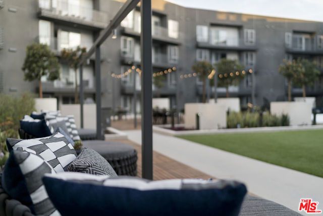 3425 W OLIVE Avenue 304, Burbank, CA 91505