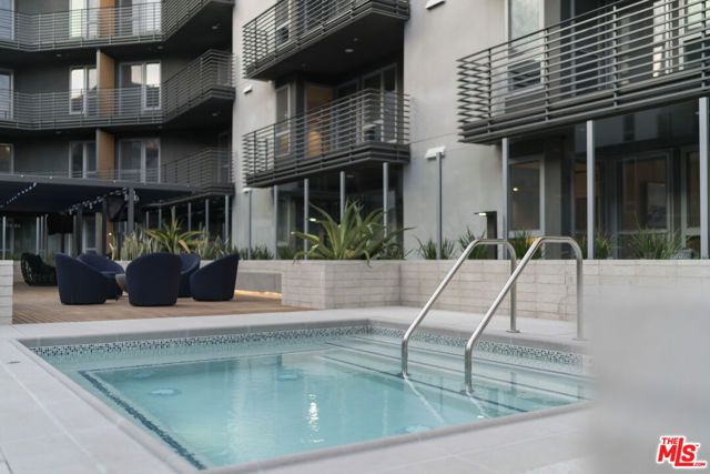 3425 W OLIVE Avenue 304, Burbank, CA 91505