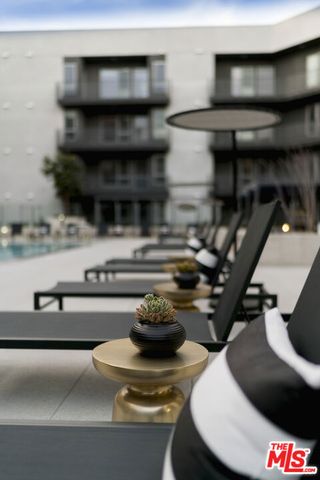 3425 W OLIVE Avenue 304, Burbank, CA 91505