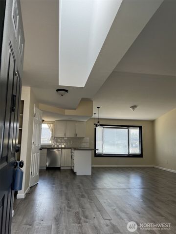 1124 Pinedrop Loop SE, Olympia, WA 98513